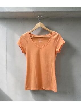 NWOT Women's V-Neck Short Sleeve Tee - Peach Orange! Large! NEW!